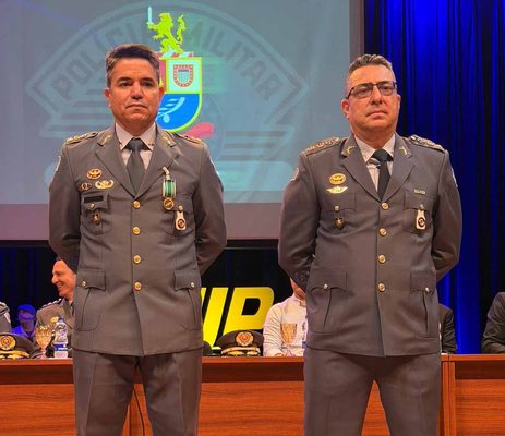 2º BPMI celebra 56 anos de história com primeira outorga da Medalha Cinquentenária Coronel Rene e coronel Lino