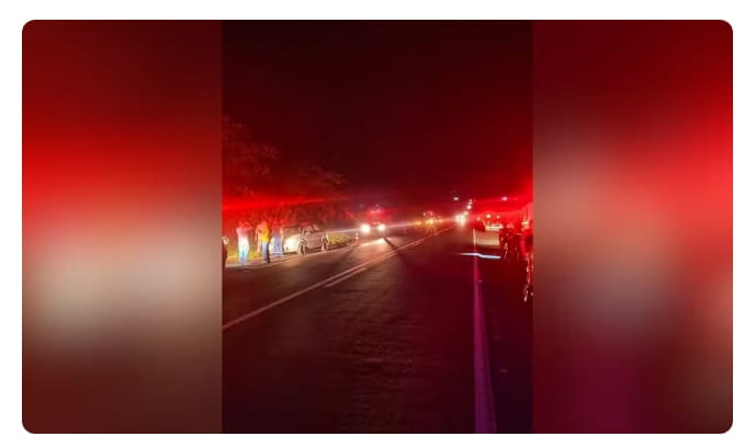 Motociclista morre após invadir faixa contrária e bater de frente com carro Motociclista morre após batida frontal durante ultrapassagem em rodovia de Tarabai (SP) — Foto: Policia Militar Rodoviária/Divulgação