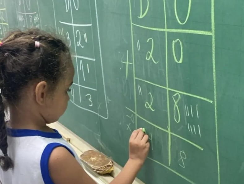 Araçatuba alcança resultado histórico no principal índice da educação aluna educa