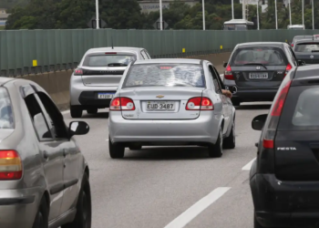 Adesivar carro para campanha eleitoral pode afetar indenização do seguro