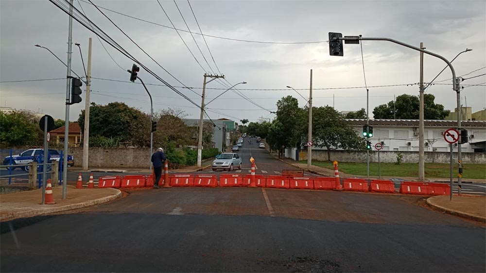 Rua América do Sul terá interdição para obras neste domingo rua america do sul interditada