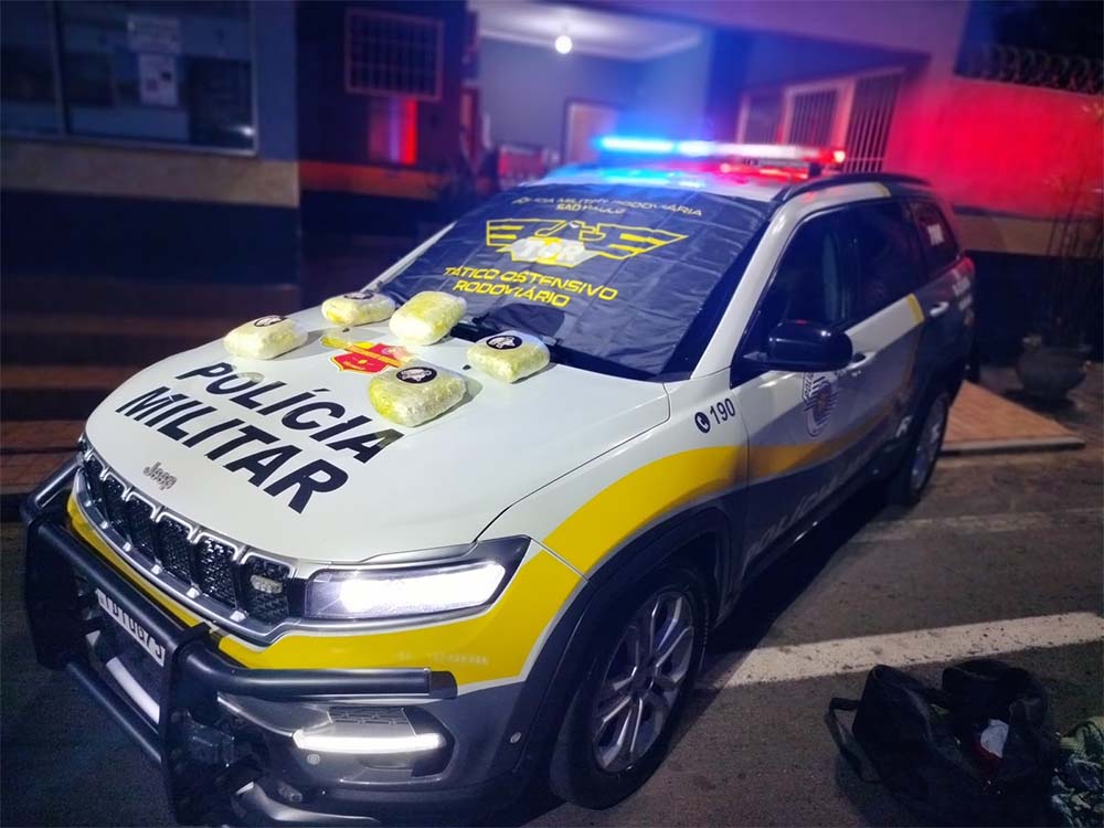 Passageira é presa com quase 3 quilos de skunk em ônibus abordado na Rondon skunk