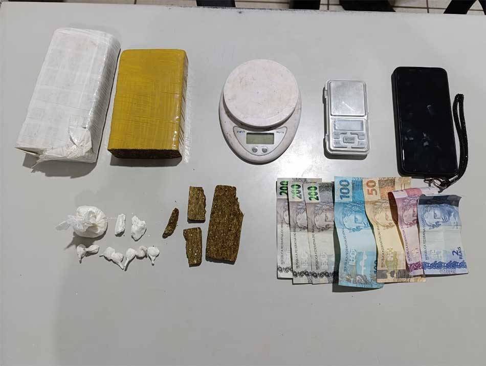 PM prende dois por tráfico de drogas e apreende maconha e cocaína em Auriflama trafico 6