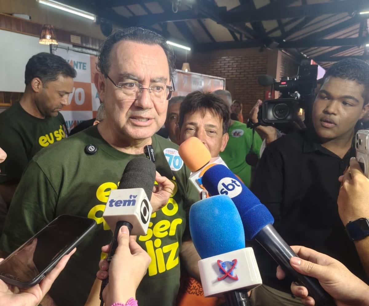 Augusto Cury durante entrevista coletiva em Araçatuba (Foto: RP10)