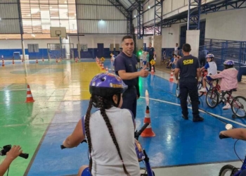 Educacao para o transito orienta alunos