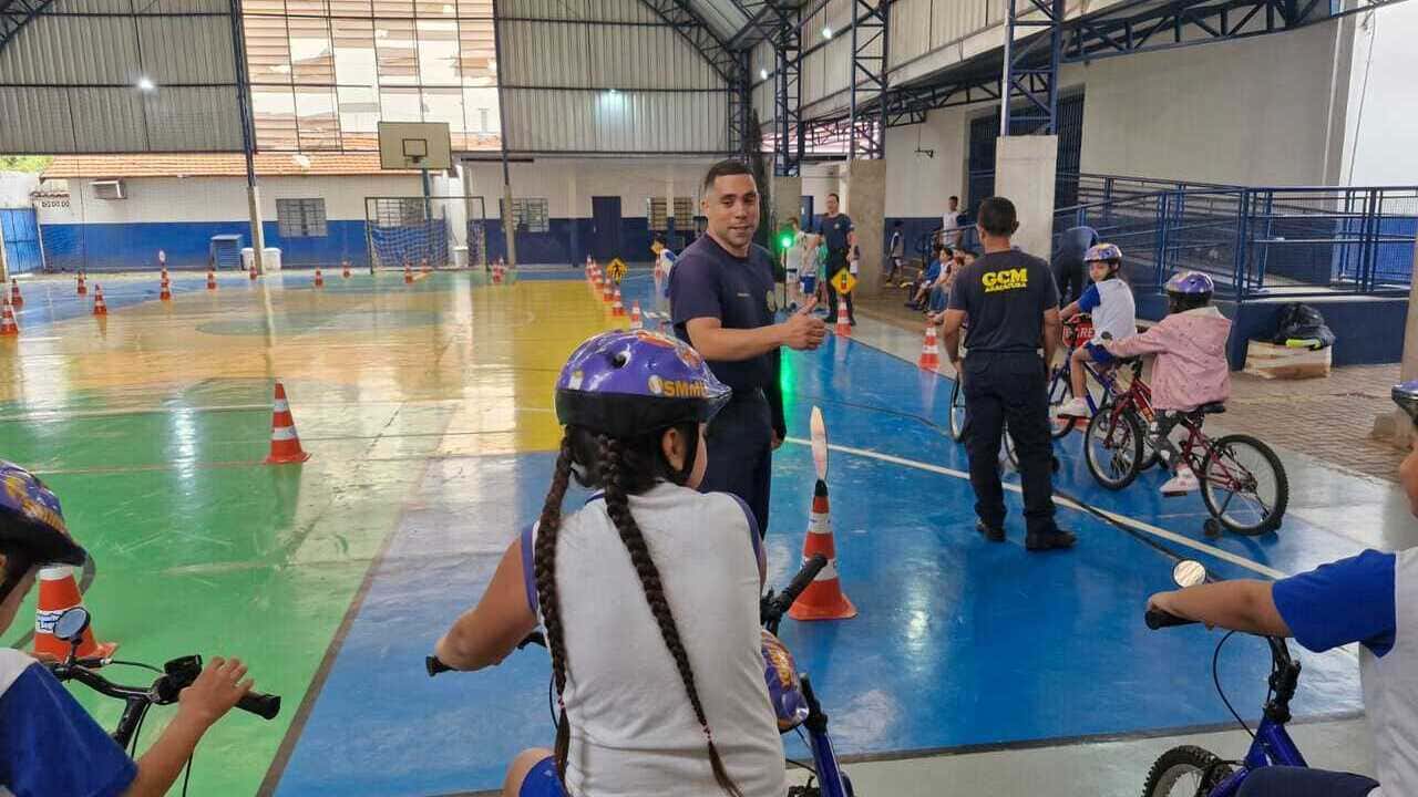 Educação para o trânsito orienta alunos de duas escolas municipais de Araçatuba Educacao para o transito orienta alunos