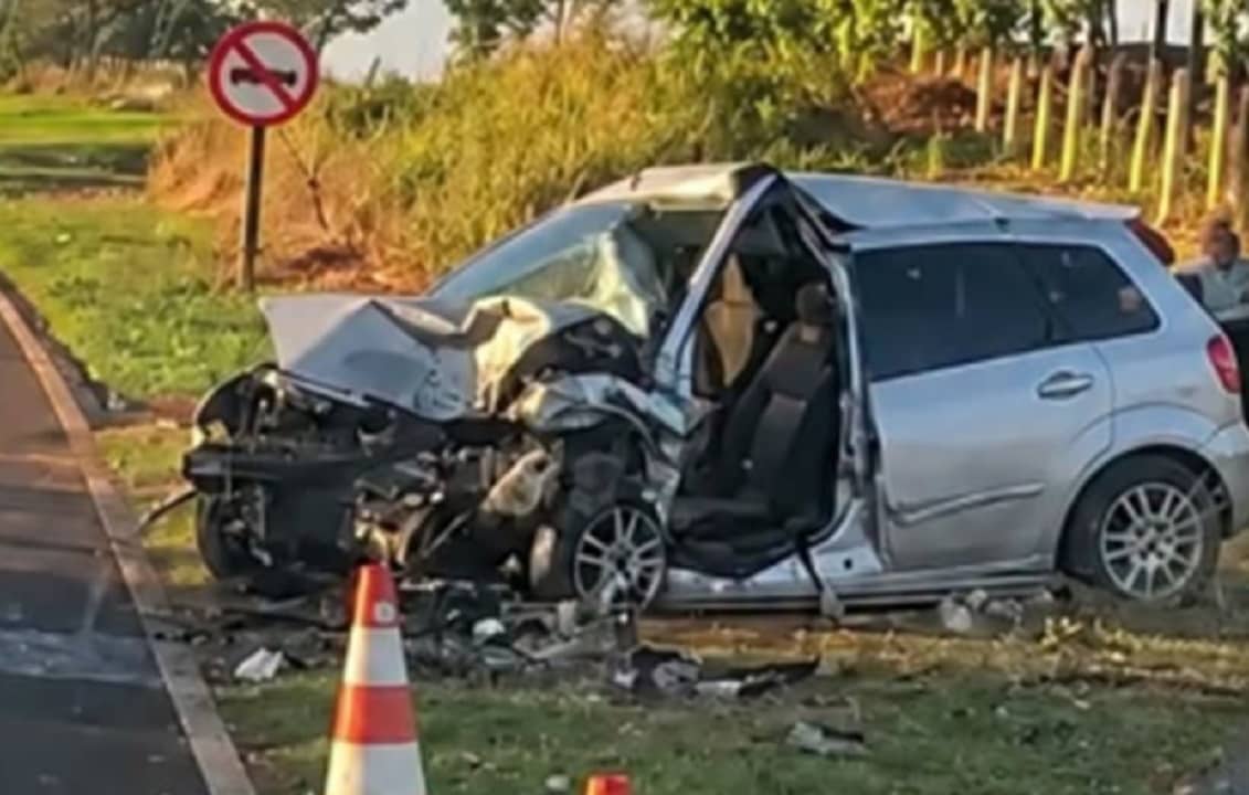 Dois acidentes deixam três mortos entre sexta e sábado no Noroeste de SP Colisão em Parisi com dois mortos (Reprodução/ Redes Sociais)