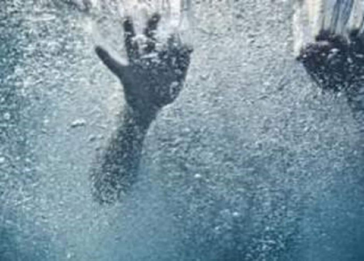 Bebê de 1 ano morre afogada após ser encontrada em piscina no interior de SP Imagem ilustrativa
