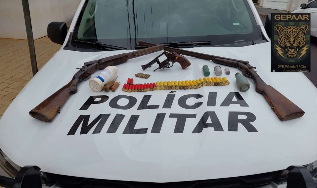 Polícia apreende três armas e dezenas de munições em sítio de Birigui armas policia ambiental