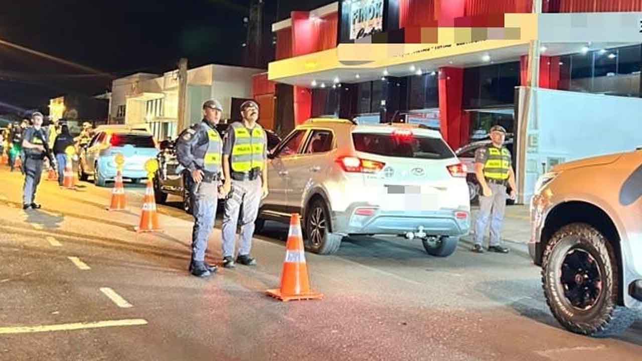 Operação Direção Segura realiza 751 testes do bafômetro em Penápolis blitz operacao direcao segura