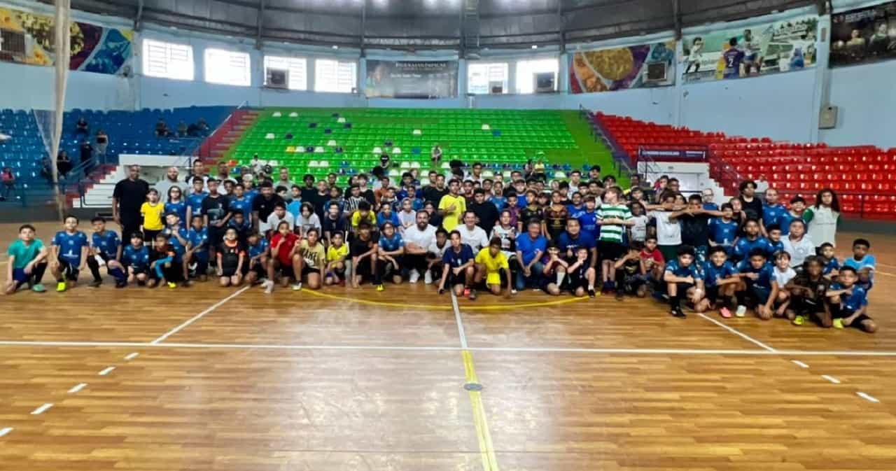 Festival reúne 200 crianças e leva futsal para bairros de Araçatuba madruguinha esport