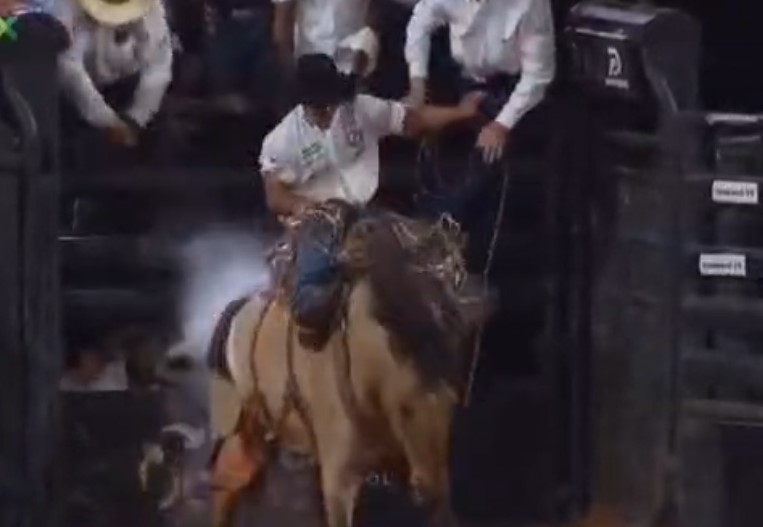 De Santa Fé do Sul para o topo: Júlio César é campeão em Barretos peao campeao