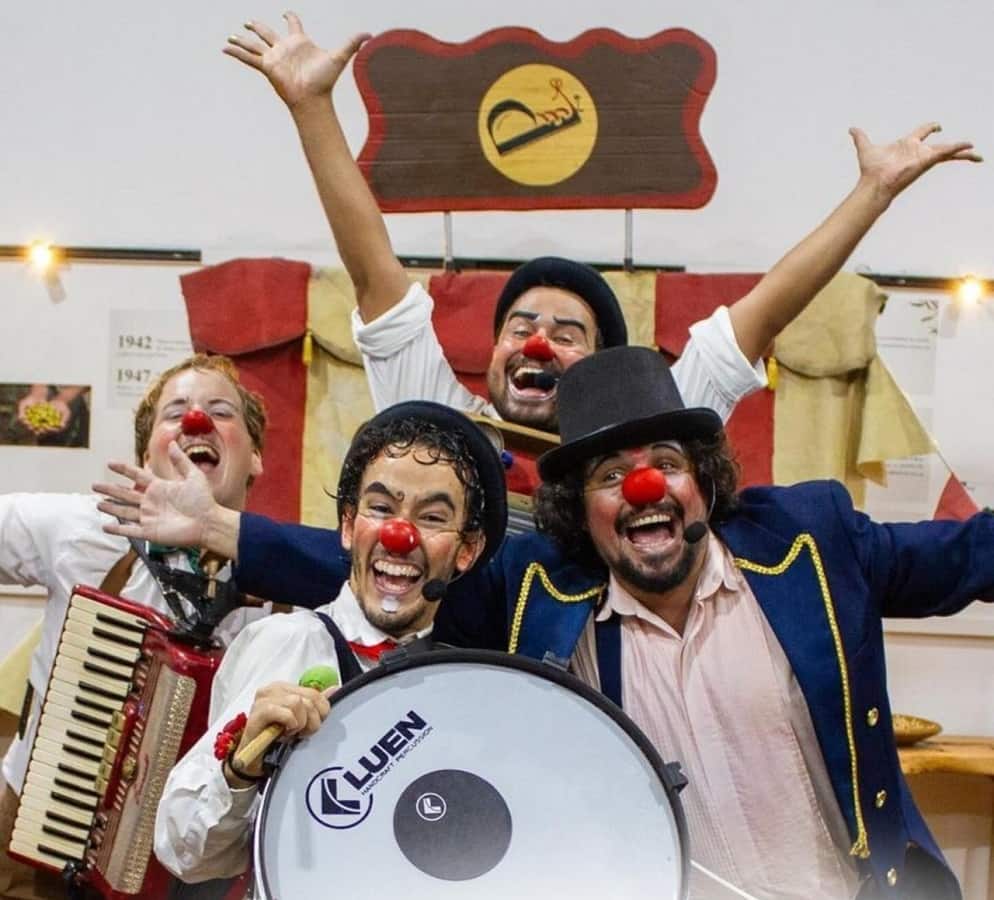 AraçAlegria terá comédia circense, música e oficina gratuita de palhaçaria Charanga tramp