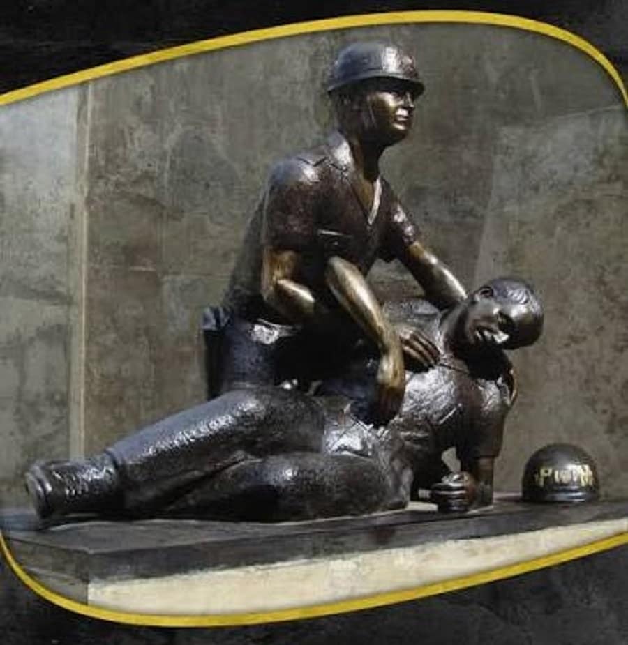 PM fará homenagem a policiais mortos em serviço no Dia de Finados em Araçatuba PM finados mausoleu