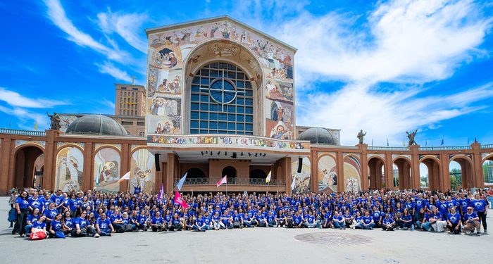 Peregrinação do UniSALESIANO reúne mais de 600 participantes em Aparecida Romaria do Unisalesiano em Aparecida