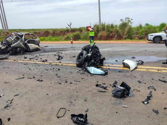 URGENTE: Três pessoas morrem em acidente entre Araçatuba e Aracanguá acidente aracang