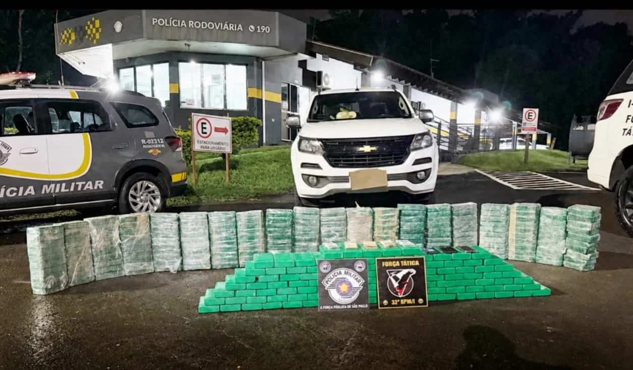 Polícia apreende mais de 320 kg de crack e cocaína em imóvel no interior de SP apreensao drogas estadoSP