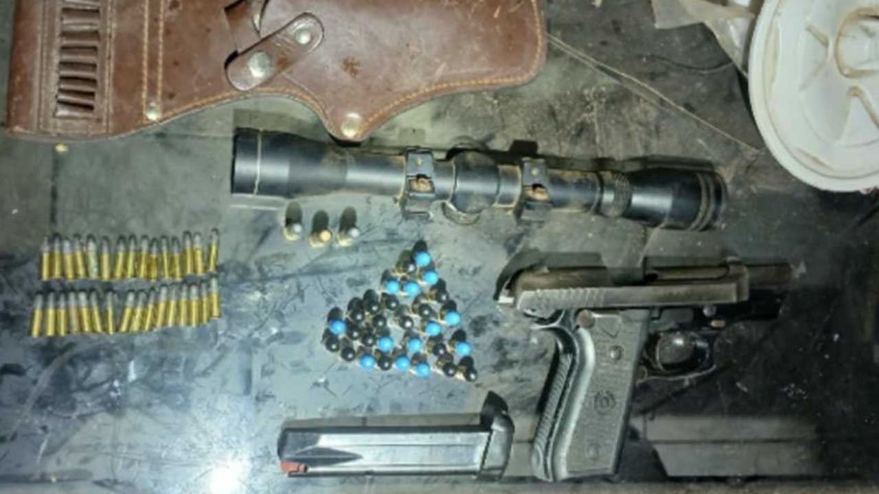 Homem é preso com armas e munições durante cumprimento de mandado armas