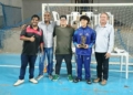 O atleta Felipe Tomé Morgado com o troféu