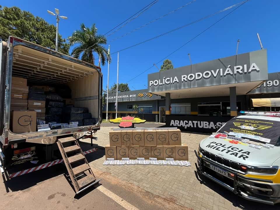 Caminhão com 200 mil maços de cigarros e medicamentos é interceptado na Rondon contrabando 1