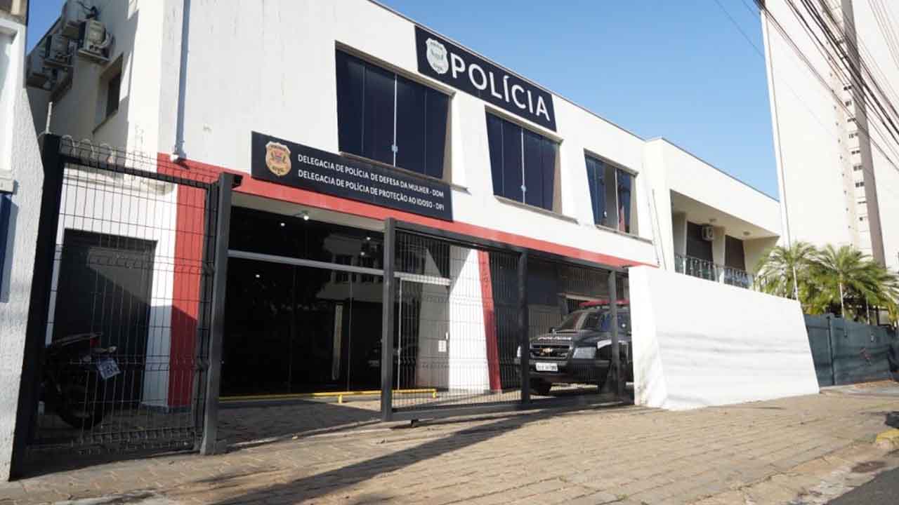 Pais de criança internada com lesões graves são presos. Havia histórico semelhante ddm