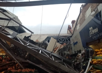 Telhado de supermercado desaba durante temporal e deixa feridos em Araçatuba desapa teto Rondon