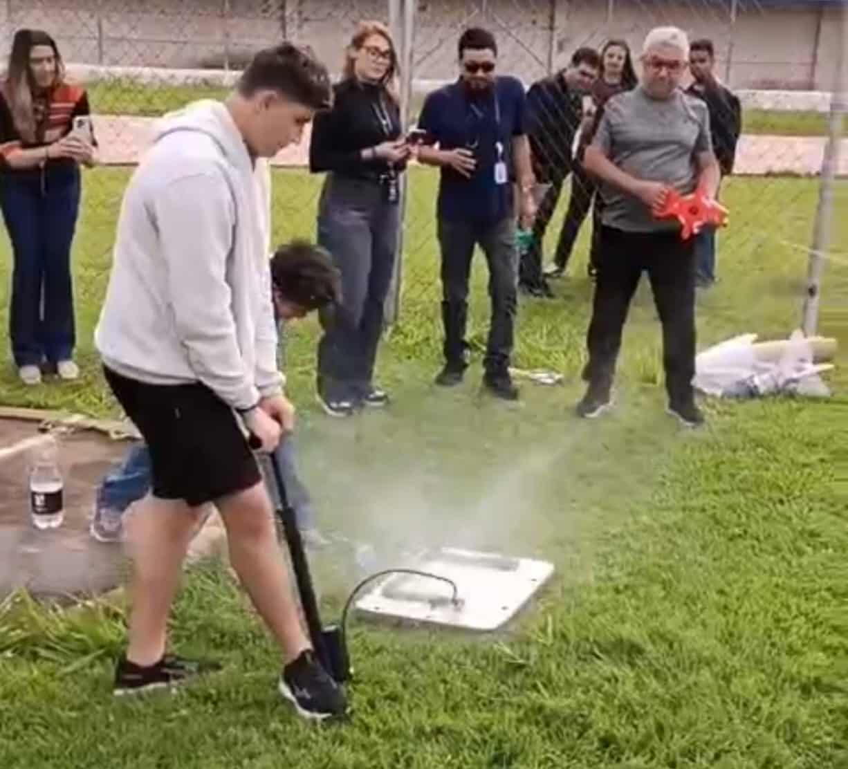 Araçatuba reúne 28 equipes em competição de lançamento de foguetes foguetes2 1