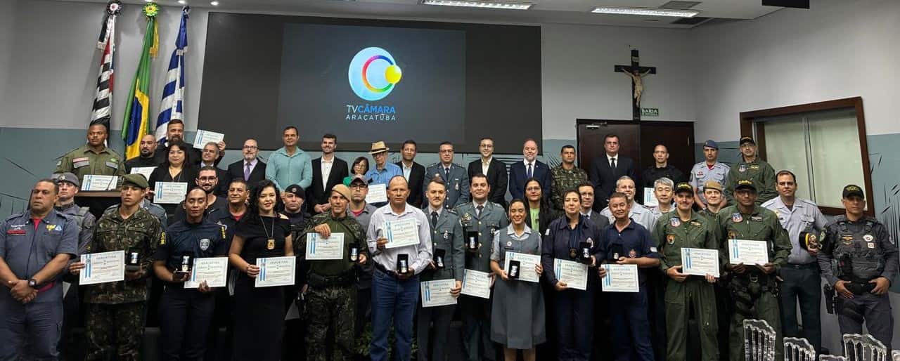 Câmara de Araçatuba homenageia policiais e profissionais da segurança pública homenagem seguran