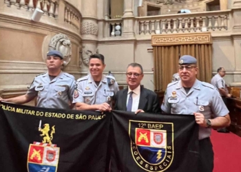 oficiais da pm em roma