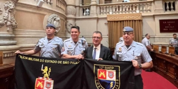 oficiais da pm em roma