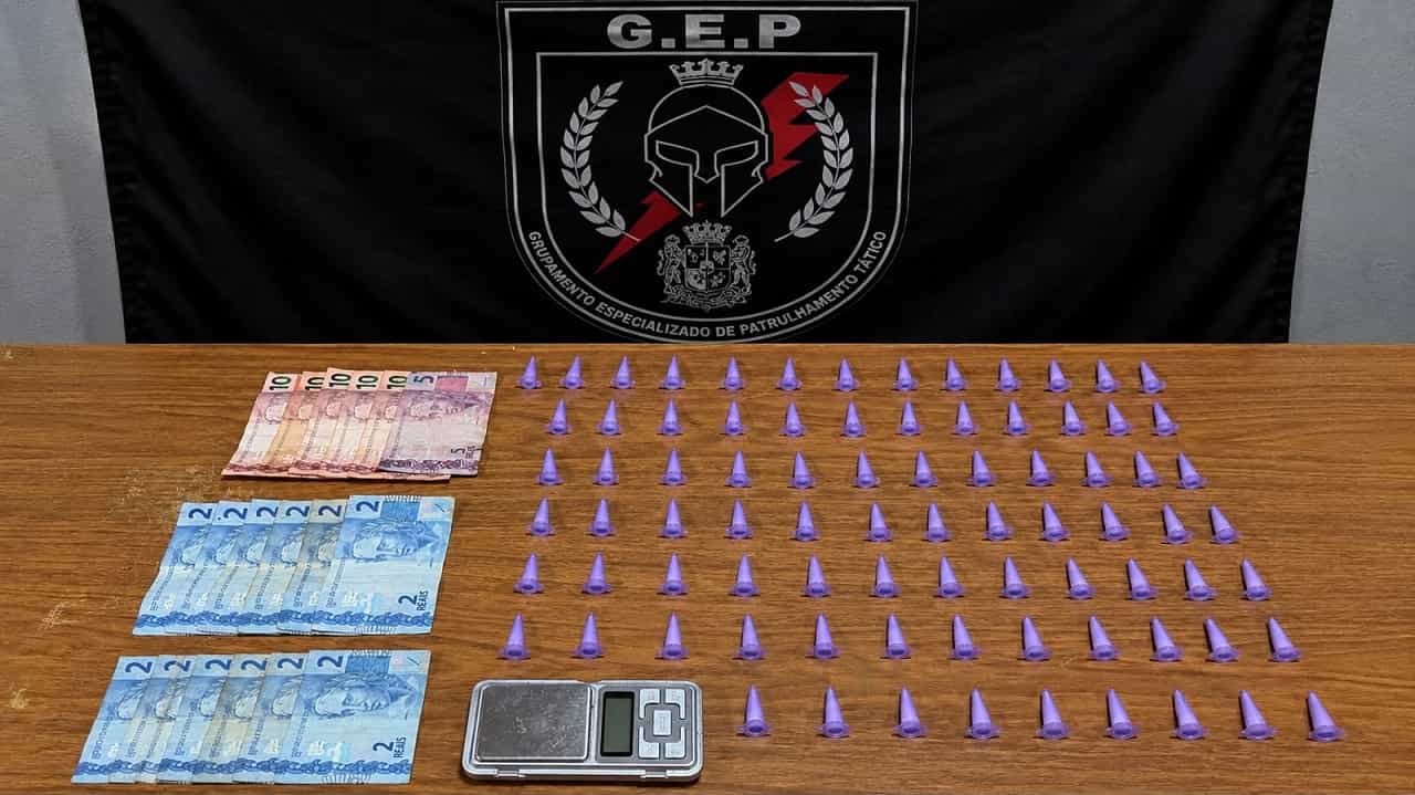 GCM apreende moto com sinais de adulteração e drogas em duas ocorrências pinos cocaina ata