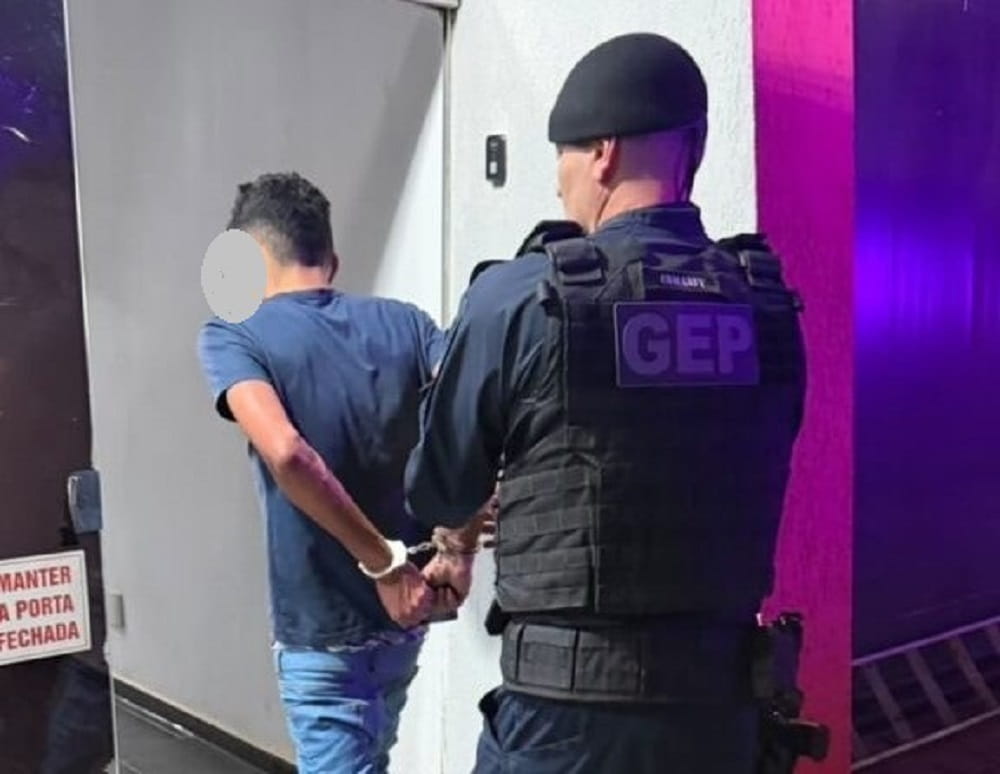 Homem é detido pelo GEP após agredir a própria mãe idosa em Araçatuba preso GET