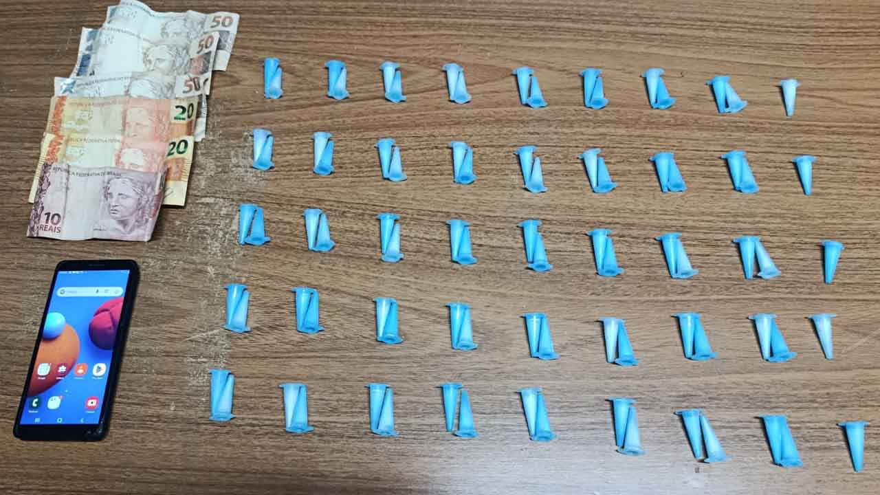 PM prende homem com 85 pinos de cocaína durante patrulhamento em Araçatuba trafico 1