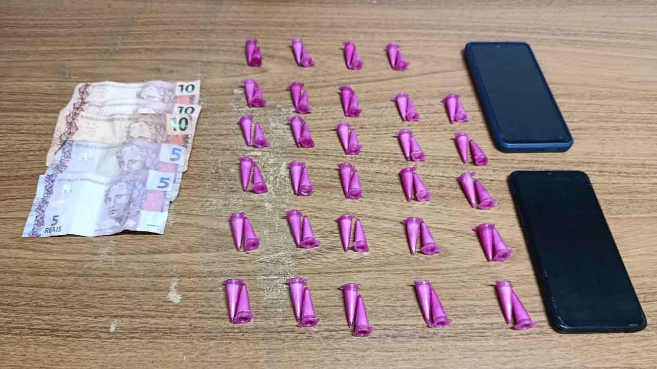 Adolescente é apreendido por tráfico na ‘esquina maluca’, no São José trafico esqina