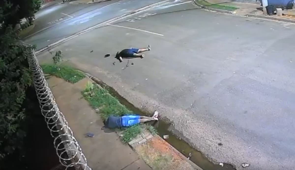 Troca de tiros em frente a adega deixa dois mortos em Araçatuba troca de tiros em frente a adega em Aracatuba 1