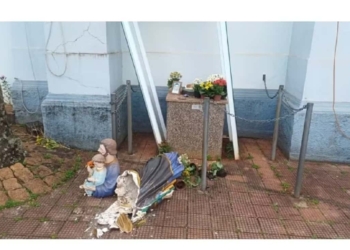 Imagens de santos foram danificadas em paróquia de Jaú — Foto: Luizinho Andretto / Divulgação